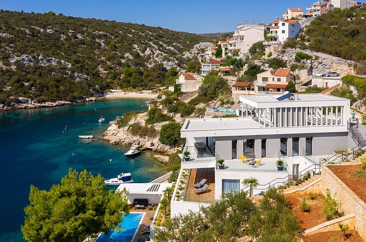 Vakantiehuis Haus in Vinišće mit Außenterrasse