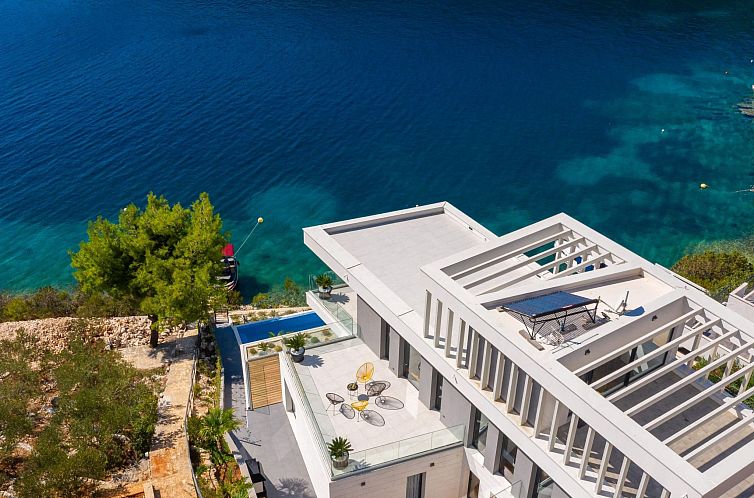 Vakantiehuis Haus in Vinišće mit Außenterrasse