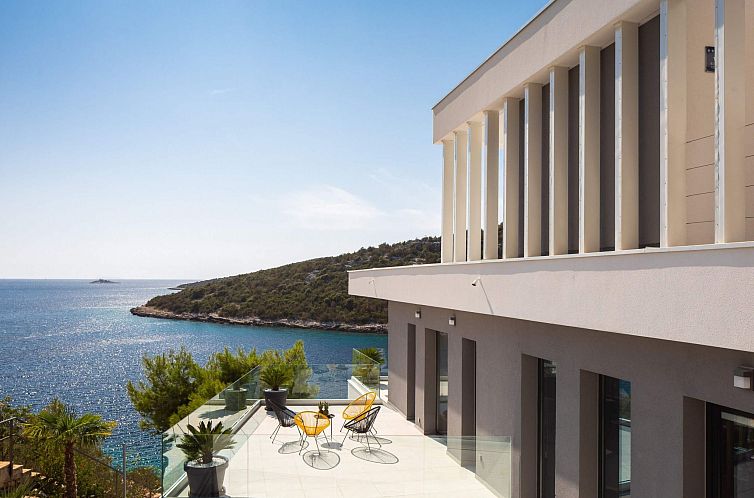 Vakantiehuis Haus in Vinišće mit Außenterrasse