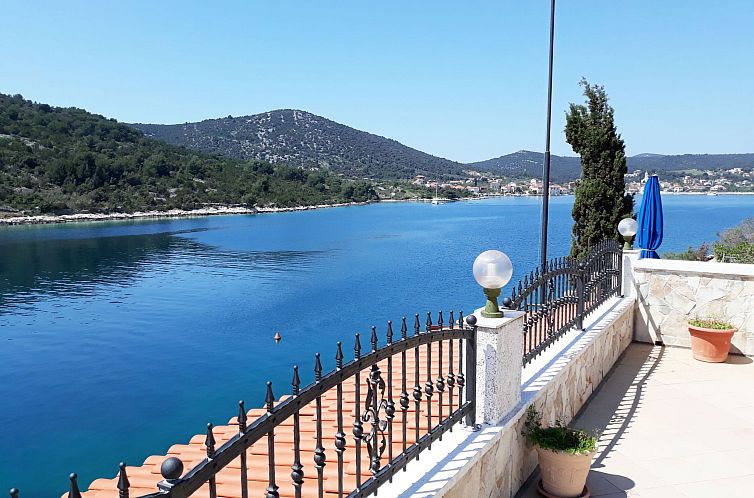 Appartement Wohnung "Carmen 4" direkt am Strand