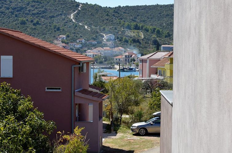 Appartement in Vinišće mit Barbecue