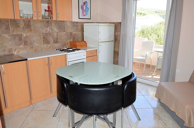 Appartement in Vinišće mit Barbecue