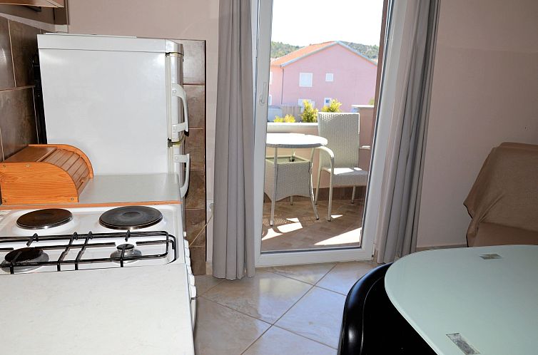 Appartement in Vinišće mit Barbecue