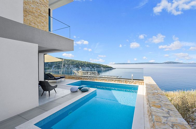 Vakantiehuis Gemütliches Ferienhaus in Vinišće mit Privat