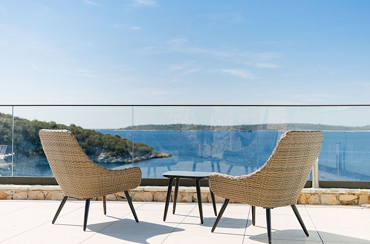 Vakantiehuis Gemütliches Ferienhaus in Vinišće mit Privat