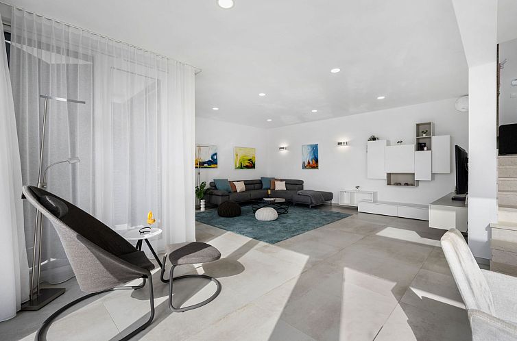 Vakantiehuis Gemütliches Ferienhaus in Vinišće mit Privat