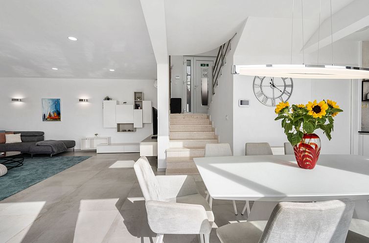 Vakantiehuis Gemütliches Ferienhaus in Vinišće mit Privat