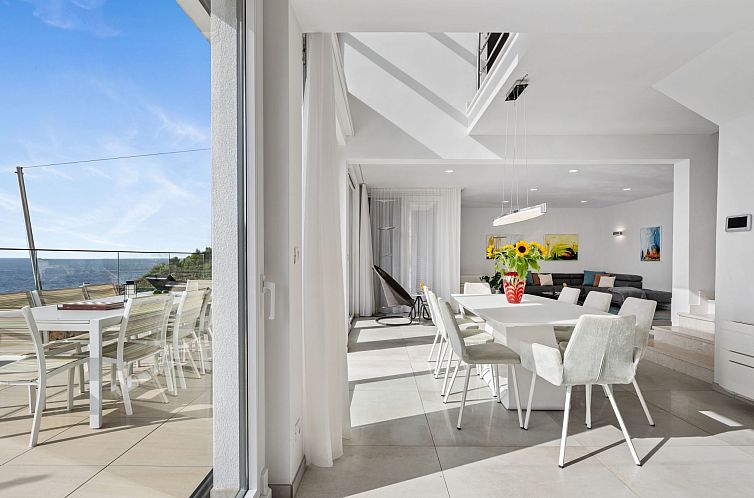 Vakantiehuis Gemütliches Ferienhaus in Vinišće mit Privat