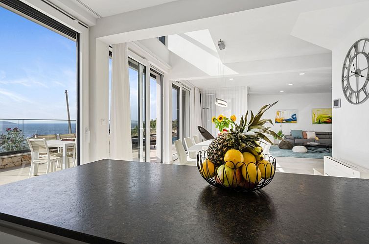 Vakantiehuis Gemütliches Ferienhaus in Vinišće mit Privat