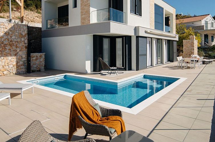 Vakantiehuis Charmantes Ferienhaus in Vinišće mit Privatem