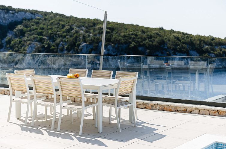 Vakantiehuis Charmantes Ferienhaus in Vinišće mit Privatem