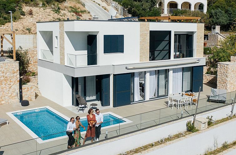 Vakantiehuis Charmantes Ferienhaus in Vinišće mit Privatem