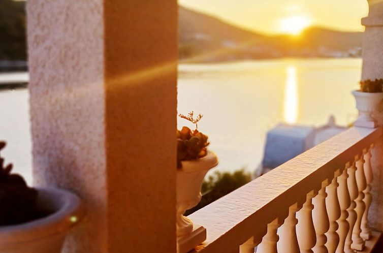 Appartement mit Balkon in der zweiten Etage