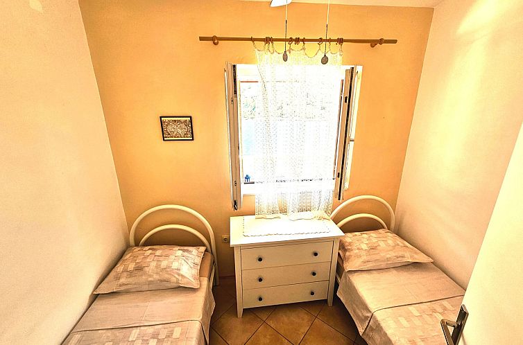Appartement mit Balkon in der zweiten Etage