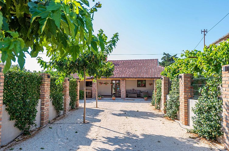 Vakantiehuis Rustica Casa Augustinus mit Pool