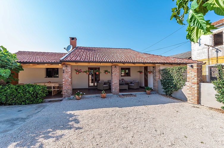 Vakantiehuis Rustica Casa Augustinus mit Pool