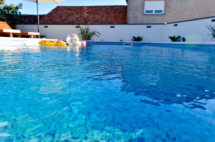 Vakantiehuis Rustica Casa Augustinus mit Pool