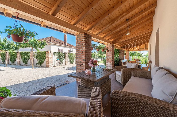 Vakantiehuis Rustica Casa Augustinus mit Pool