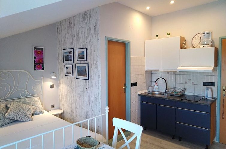 Appartement Studio-Apartment mit Balkon und Meerblick