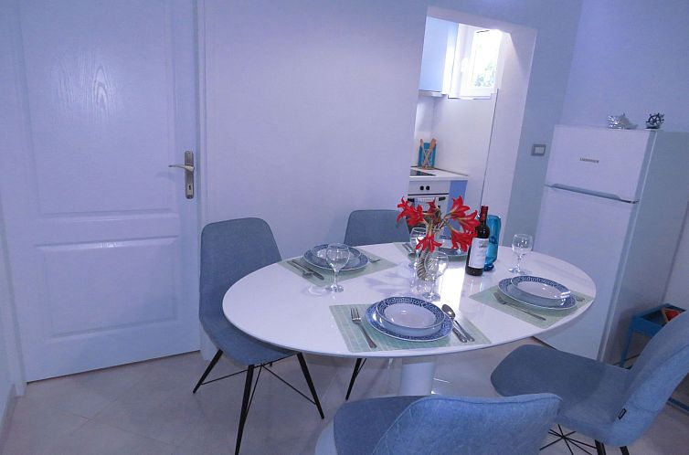 Appartement mit Terrasse