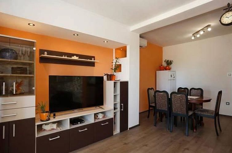 Appartement für 6 Personen ca. 120 m&sup2; in Sukošan, Adr