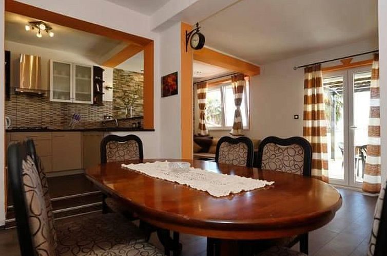 Appartement für 6 Personen ca. 120 m&sup2; in Sukošan, Adr