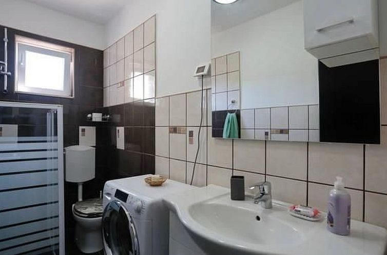 Appartement für 6 Personen ca. 120 m&sup2; in Sukošan, Adr