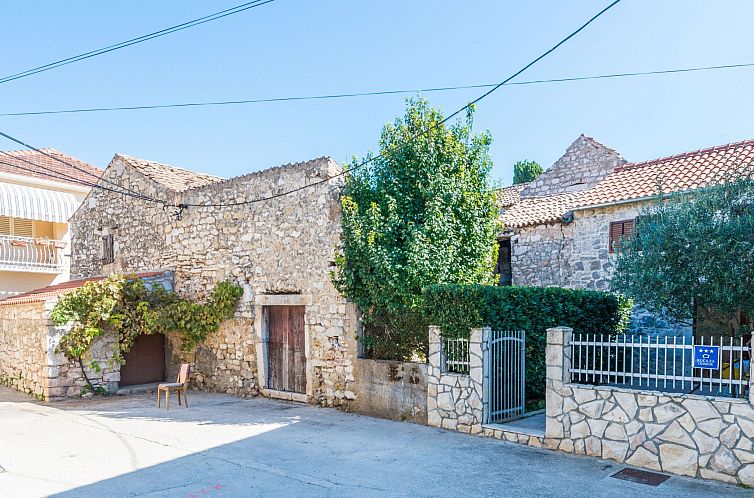 Unterkunft 10320922 - Ferienhaus Dalmatien - Vakantiehuis in Sukošan mit Privatem Garten