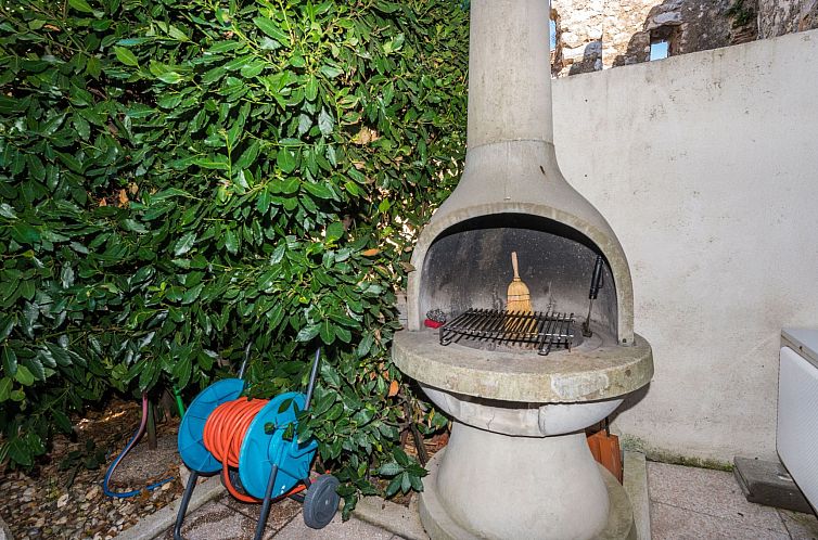 Vakantiehuis in Sukošan mit Privatem Garten