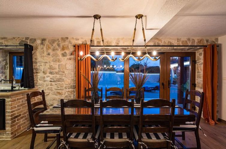 Vakantiehuis Villa Miandri with heated pool