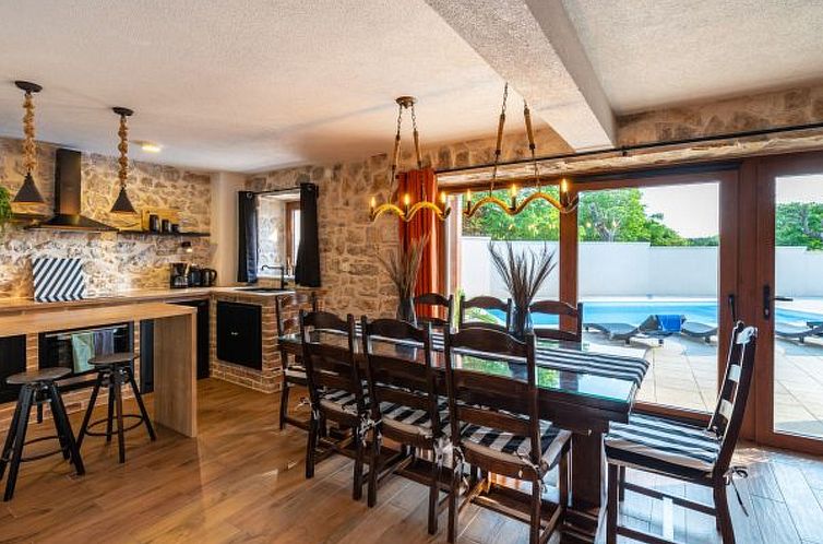 Vakantiehuis Villa Miandri with heated pool
