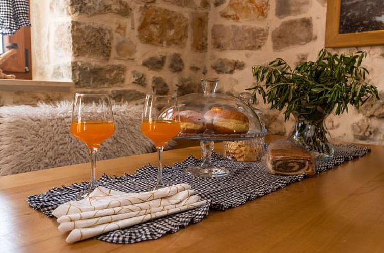 Vakantiehuis Villa Miandri with heated pool