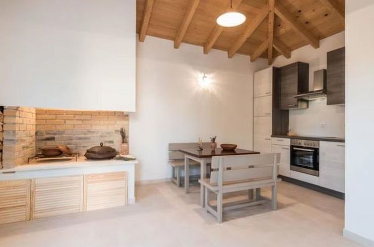 Vakantiehuis Luxurious villa Bright with pool