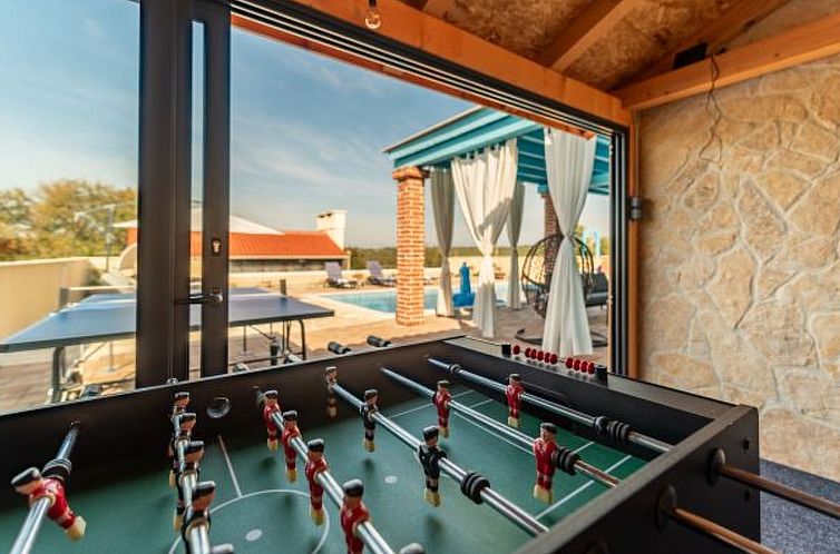 Vakantiehuis Villa Jurenda with heated pool