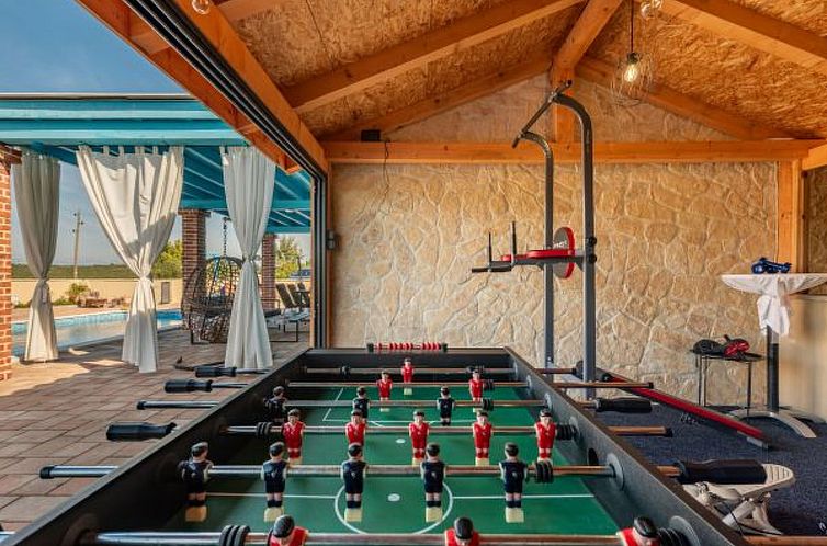 Vakantiehuis Villa Jurenda with heated pool