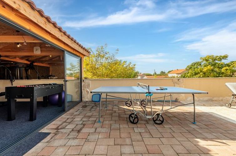 Vakantiehuis Villa Jurenda with heated pool