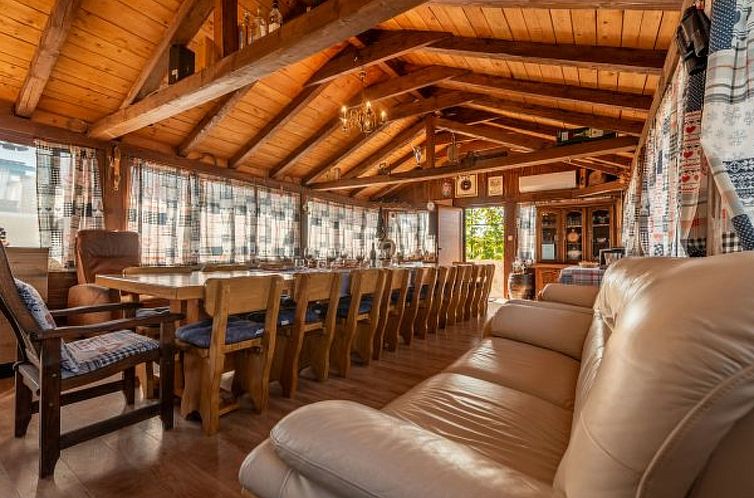 Vakantiehuis Villa Jurenda with heated pool