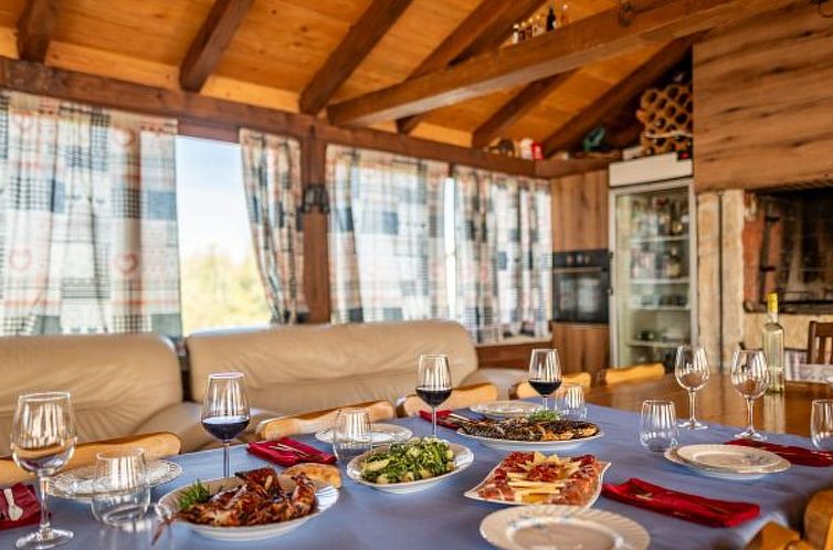 Vakantiehuis Villa Jurenda with heated pool