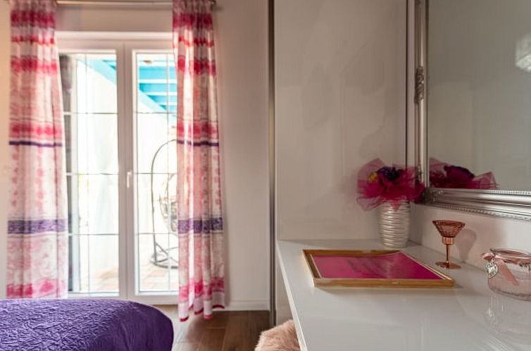 Vakantiehuis Villa Jurenda with heated pool