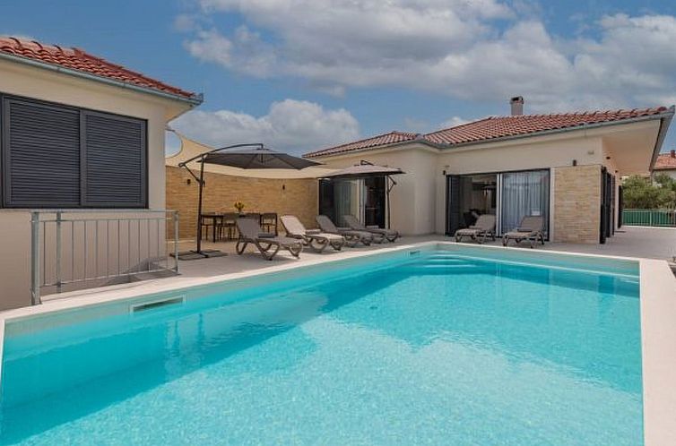 Unterkunft 10320928 - Ferienhaus Dalmatien - Vakantiehuis Villa Paloma with heated pool