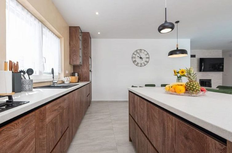 Vakantiehuis Villa Paloma with heated pool