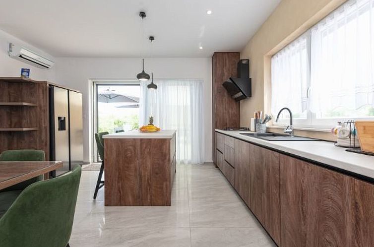 Vakantiehuis Villa Paloma with heated pool