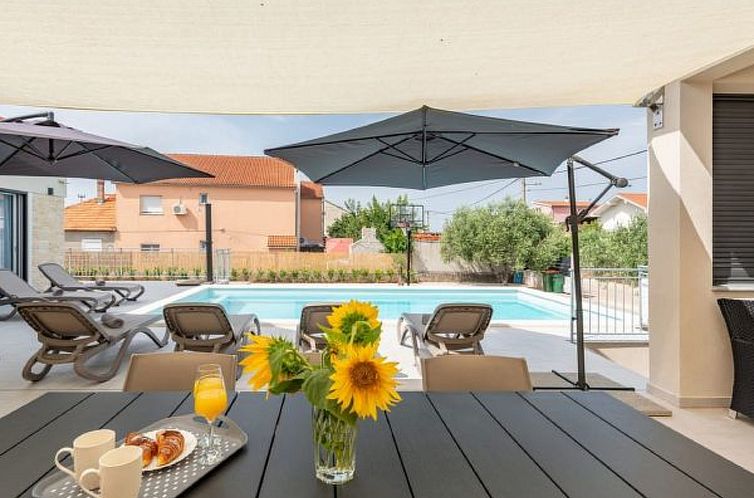 Vakantiehuis Villa Paloma with heated pool