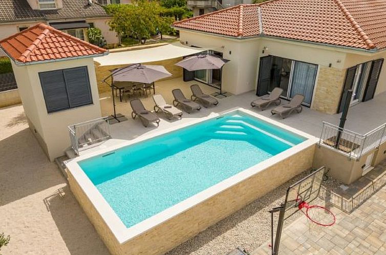 Vakantiehuis Villa Paloma with heated pool