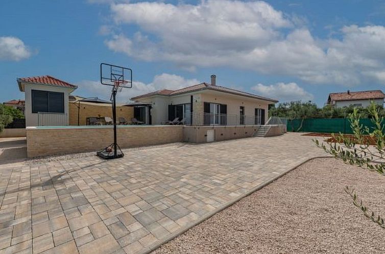 Vakantiehuis Villa Paloma with heated pool