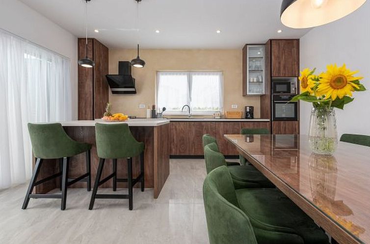 Vakantiehuis Villa Paloma with heated pool