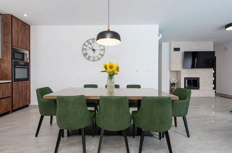 Vakantiehuis Villa Paloma with heated pool