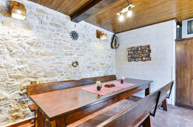 Vakantiehuis Stone Villa Mia with pool