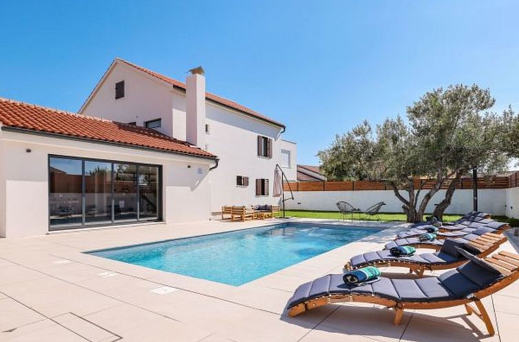 Vakantiehuis Villa Marta with heated pool and traditional ta