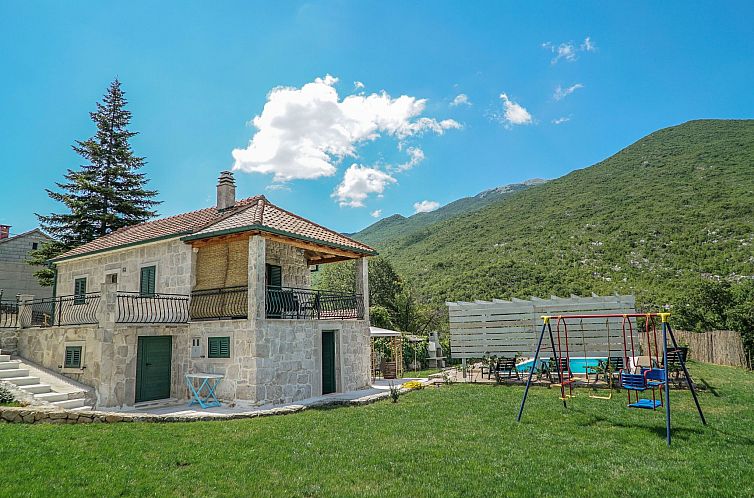 Unterkunft 10322105 - Ferienhaus Dalmatien - Vakantiehuis in Zagvozd mit Privatem Pool